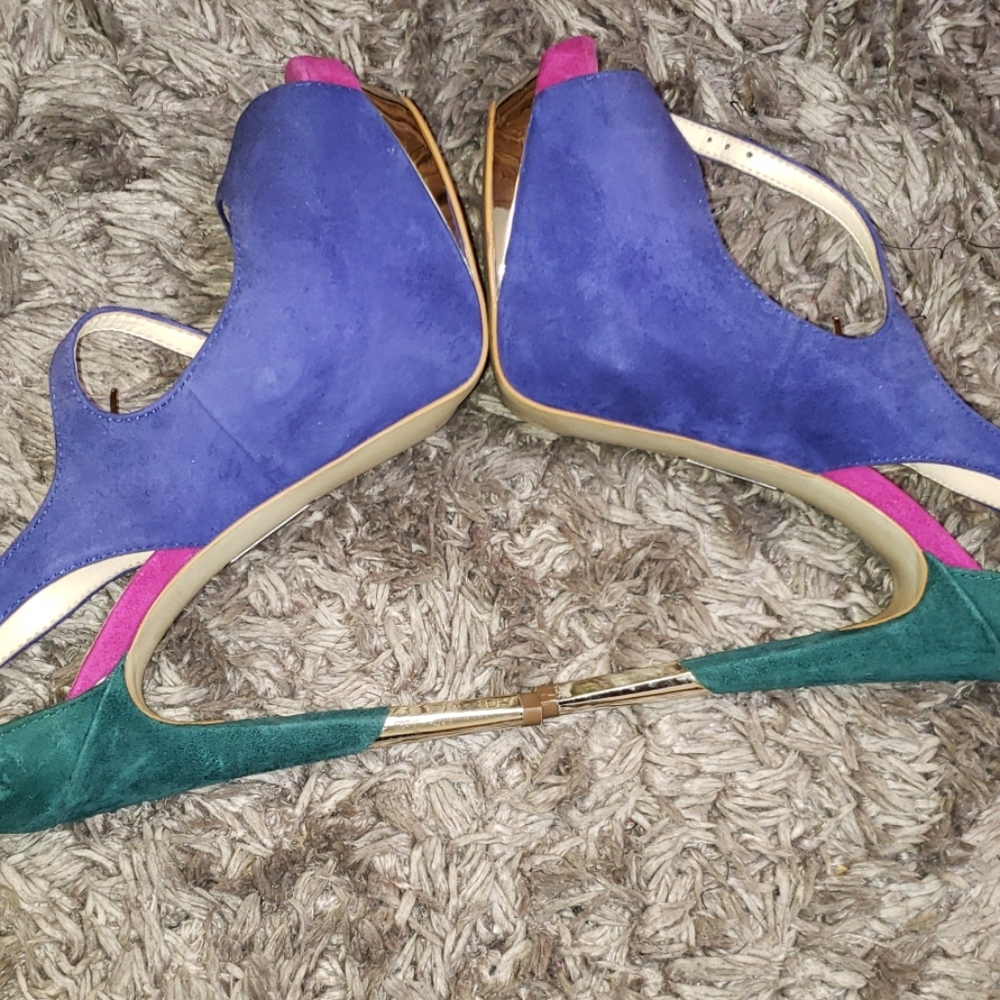 Heels - Picture 4 of 8
